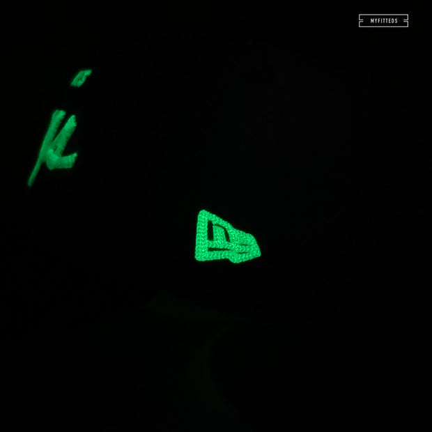LOS ANGELES KINGS CROSSED HOCKEY STICKS GLOW IN THE DARK GLACIAL WHITE NEW ERA FITTED CAP