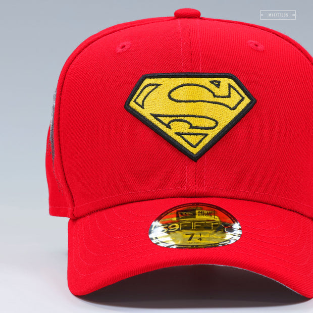 SUPERMAN™ THE DEATH OF SUPERMAN™ SUPERMAN'S CAPE INSPIRED NEW ERA FITTED CAP